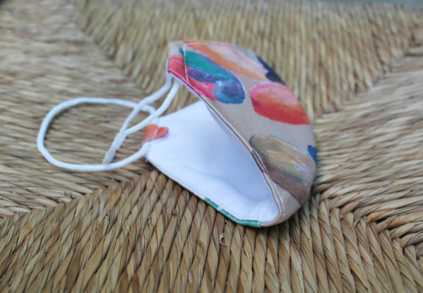 Mascarilla de tela estampado de petalos